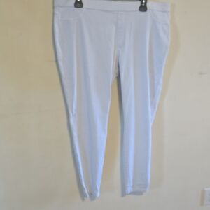 Women’s White Skinny Ponte Pants - Sleek Stretch Fit